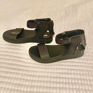 MIA 7.5 Black sandals Zipper back,Ankle strap, comfortable,only worn a few times